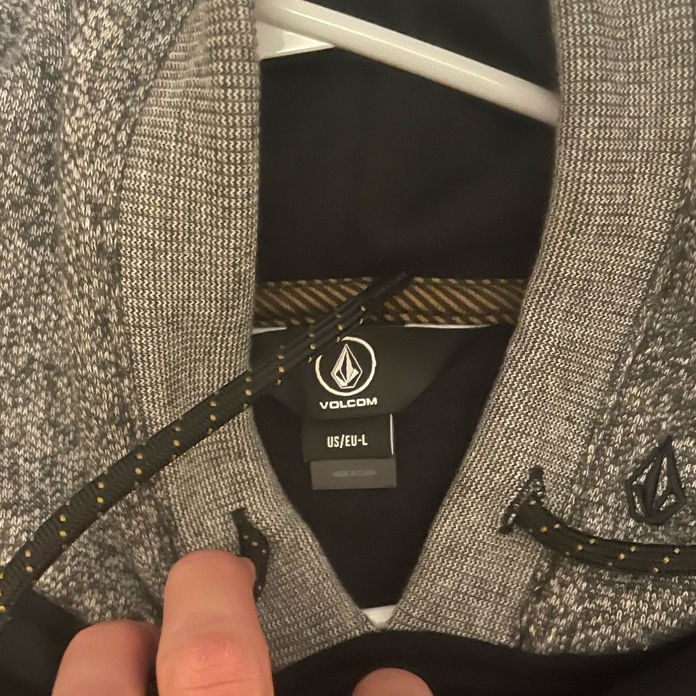 Volcom Sweatshirt - Picture 4 of 4